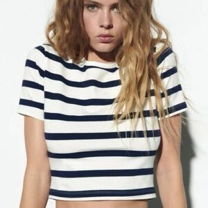 Zara navy and white short sleeve cropped fitted tee t shirt top striped Large
